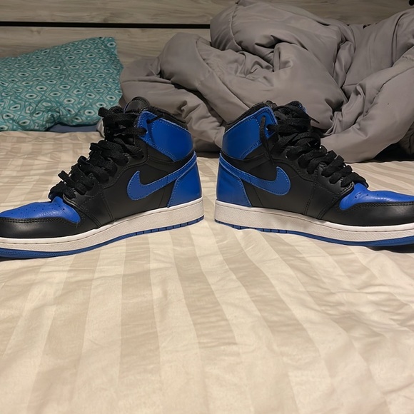 Jordan 1 royal size 7y - Picture 2 of 7